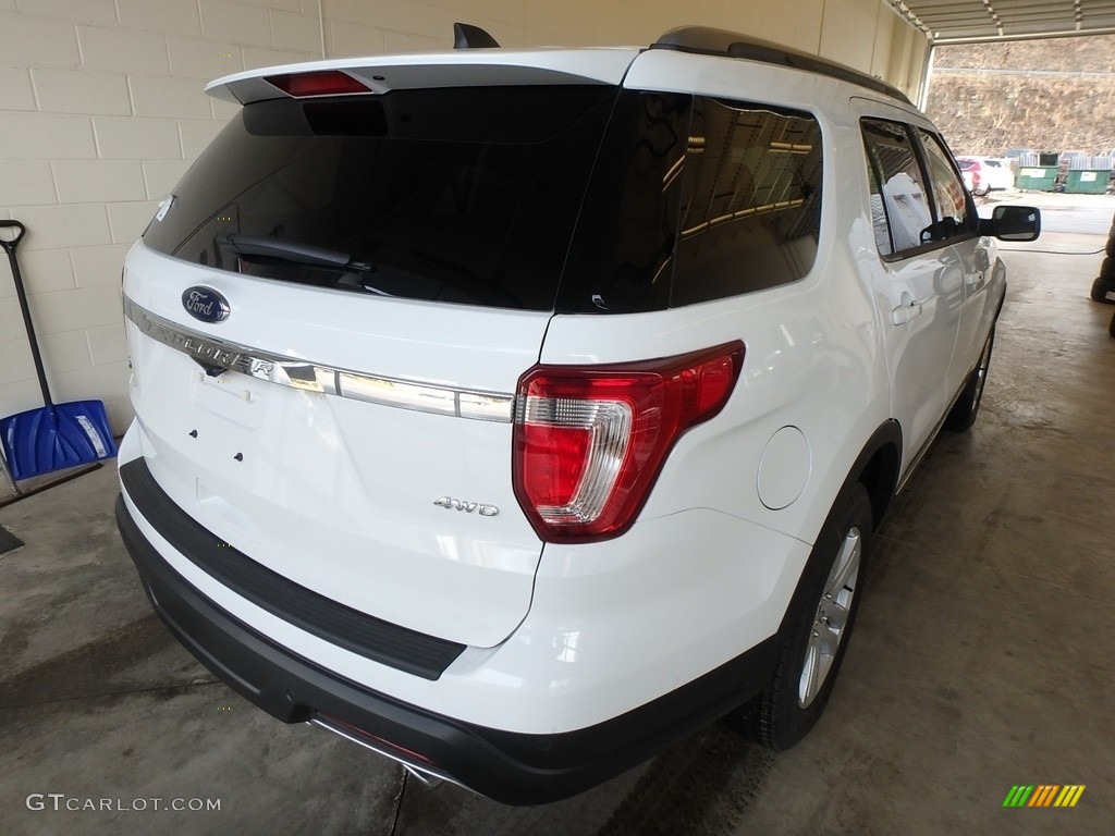 2018 Explorer XLT 4WD - Oxford White / Ebony Black photo #2