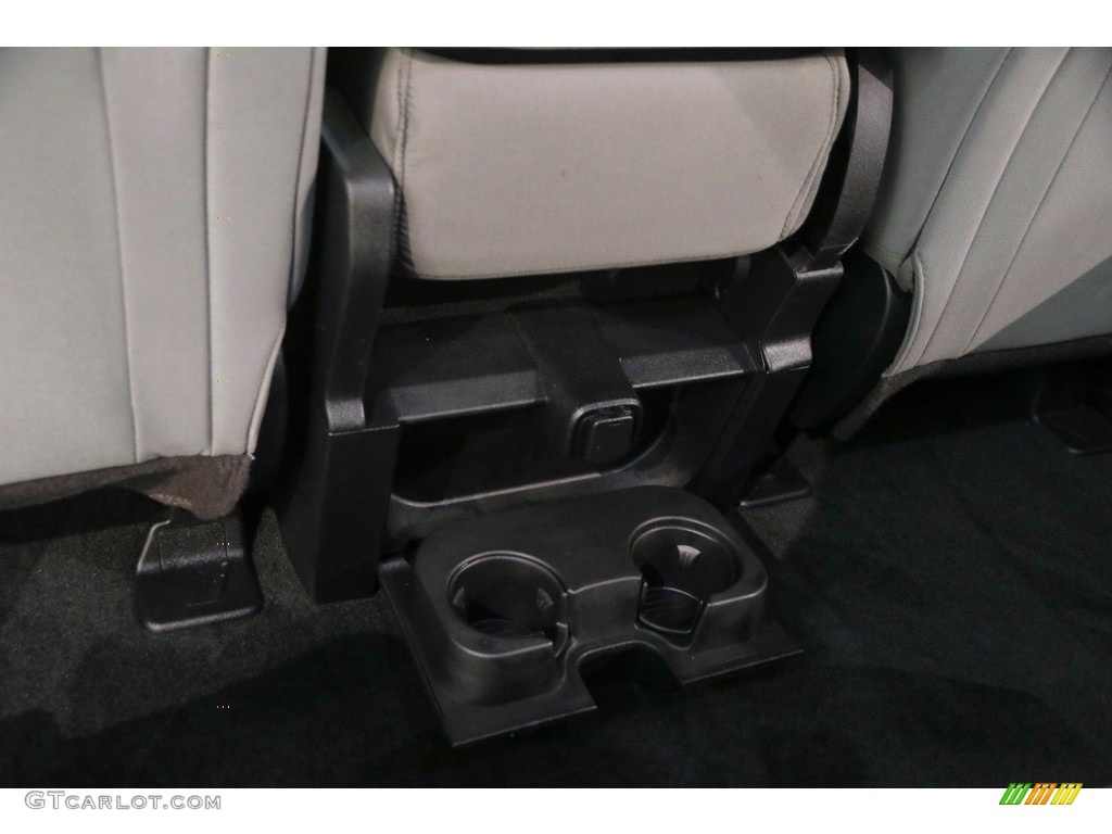 2017 F350 Super Duty XL Crew Cab 4x4 - Ingot Silver / Medium Earth Gray photo #29