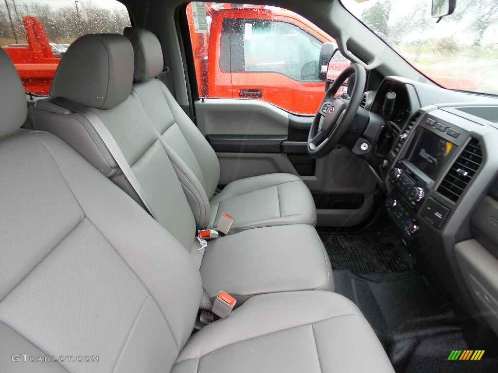 Earth Gray Interior 2018 Ford F350 Super Duty XL Crew Cab 4x4 Photo #124888962