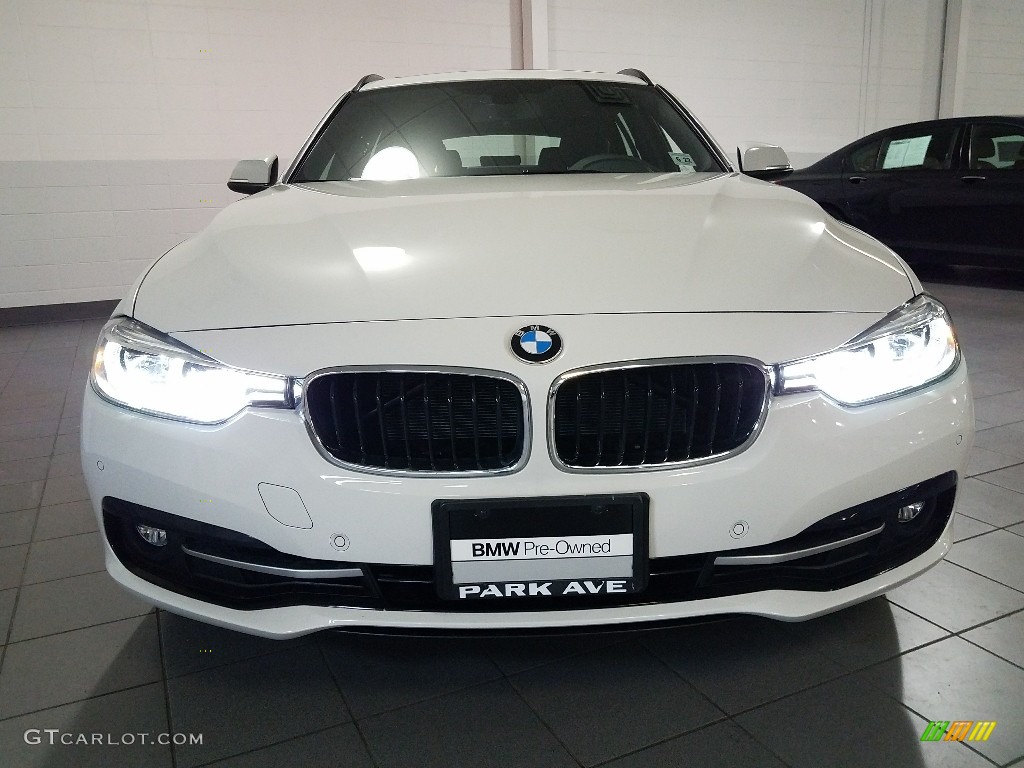 2017 3 Series 330i xDrive Sports Wagon - Alpine White / Black photo #2