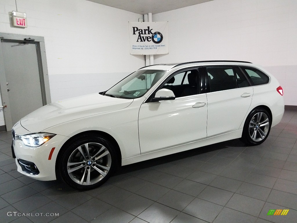 2017 3 Series 330i xDrive Sports Wagon - Alpine White / Black photo #5