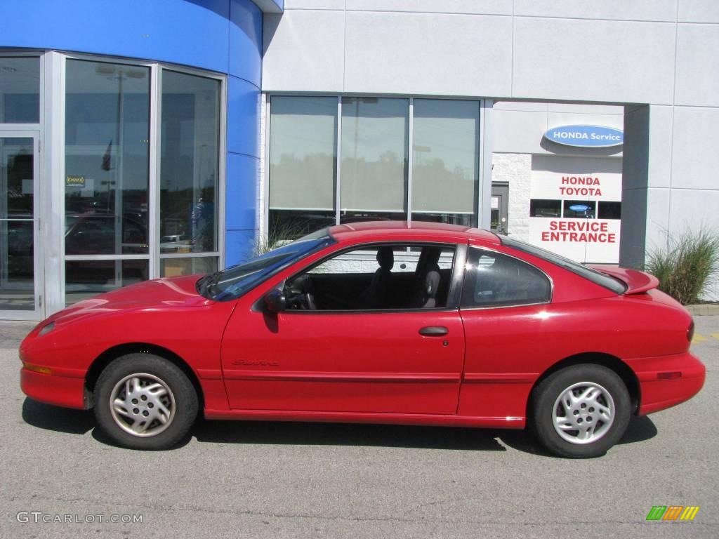 1998 Sunfire SE Coupe - Bright Red / Graphite photo #3