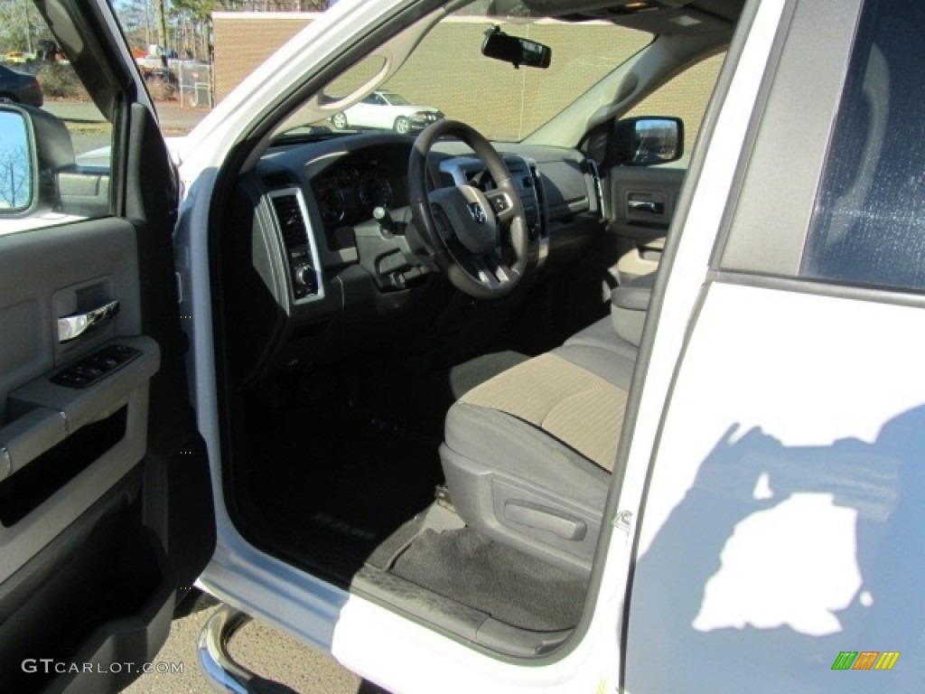 2011 Ram 1500 SLT Quad Cab - Bright White / Dark Slate Gray/Medium Graystone photo #16