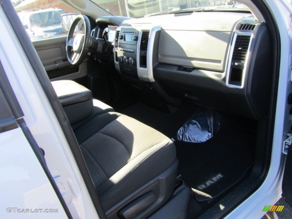 2011 Ram 1500 SLT Quad Cab - Bright White / Dark Slate Gray/Medium Graystone photo #21