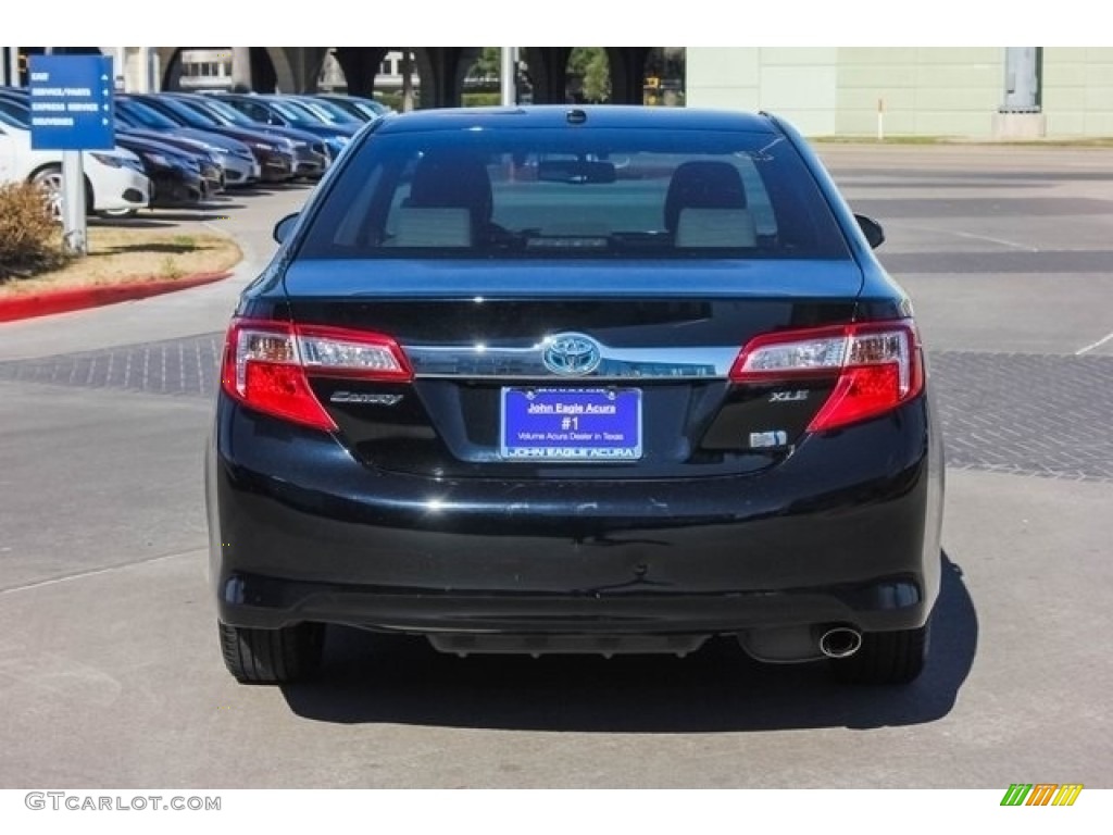 2014 Camry Hybrid XLE - Attitude Black Metallic / Ash photo #6