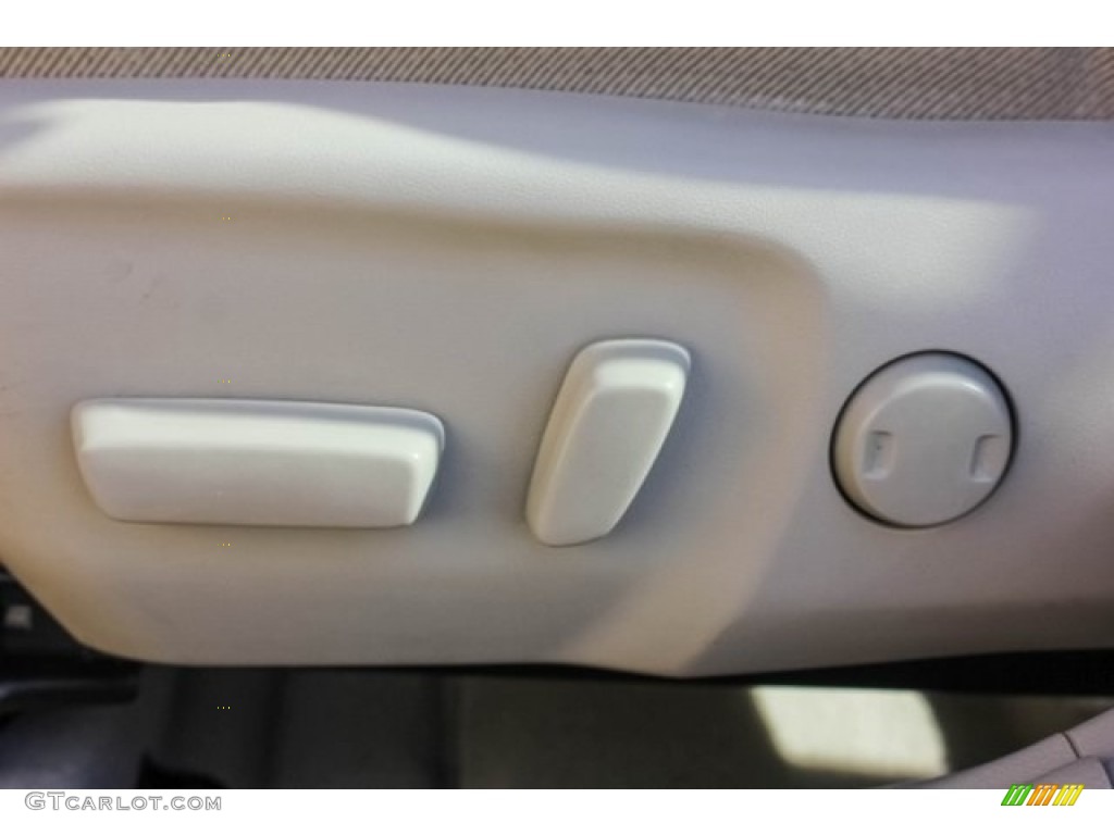 2014 Camry Hybrid XLE - Attitude Black Metallic / Ash photo #16