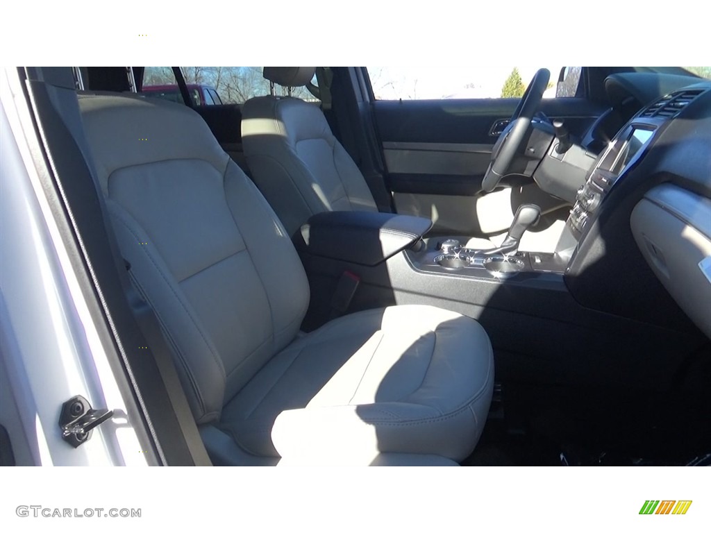 2018 Explorer XLT 4WD - White Platinum / Medium Stone photo #25