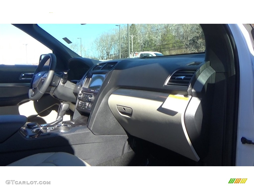 2018 Explorer XLT 4WD - White Platinum / Medium Stone photo #26
