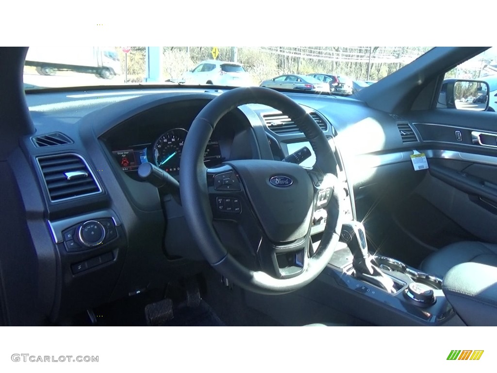 2018 Explorer XLT 4WD - Burgundy Velvet / Ebony Black photo #11