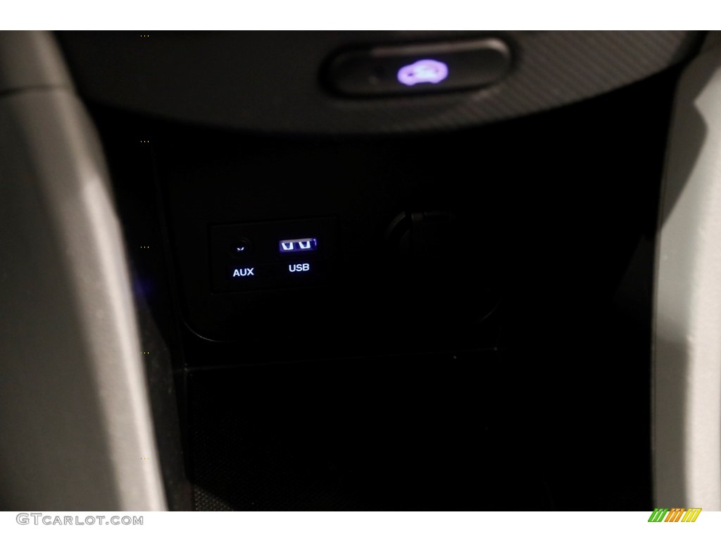 2014 Accent GLS 4 Door - Boston Red / Gray photo #10