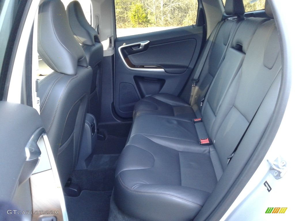 2017 XC60 T5 AWD Inscription - Bright Silver Metallic / Off Black photo #12