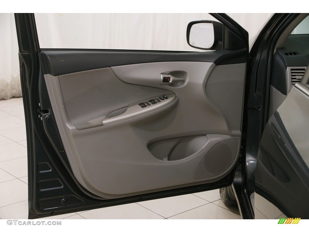 2013 Corolla LE - Magnetic Gray Metallic / Ash photo #4