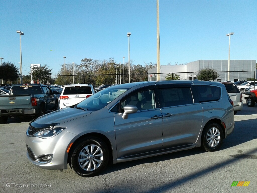 2018 Pacifica Touring Plus - Billet Silver Metallic / Black/Alloy photo #1