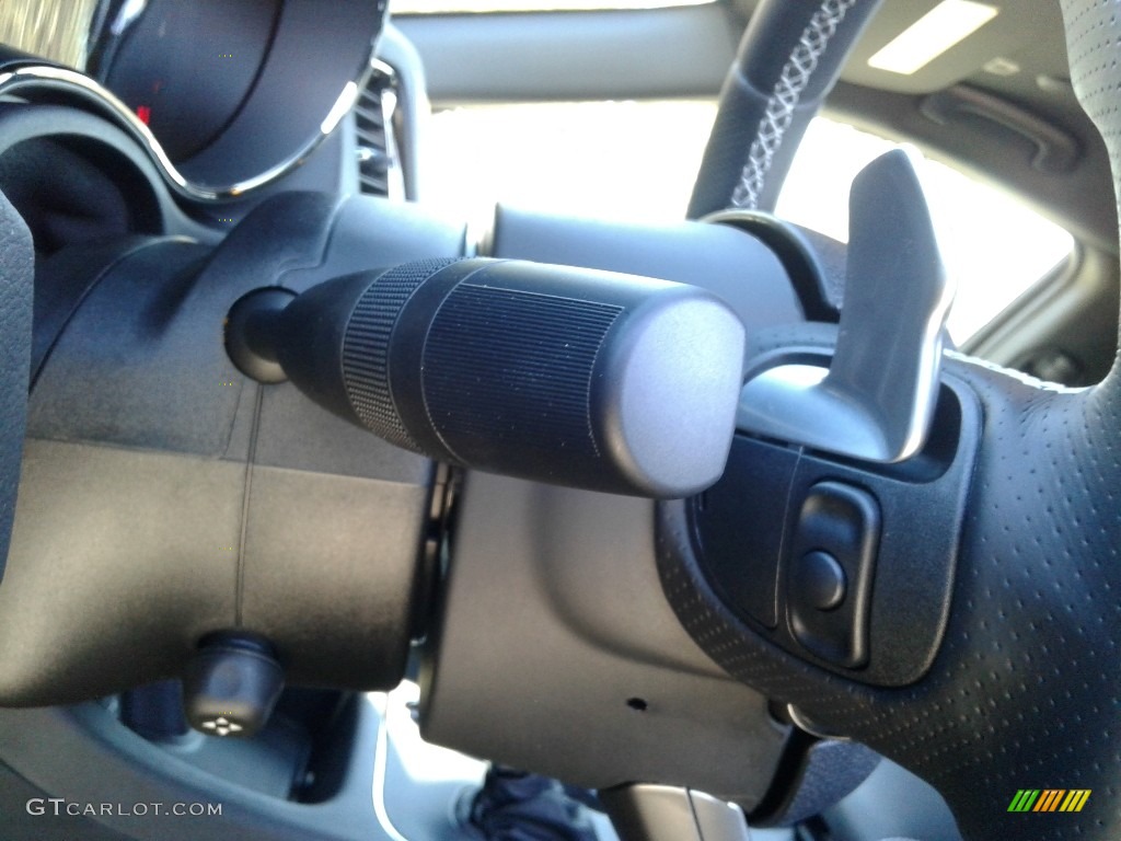 2018 Dodge Durango SRT AWD Controls Photo #124913954