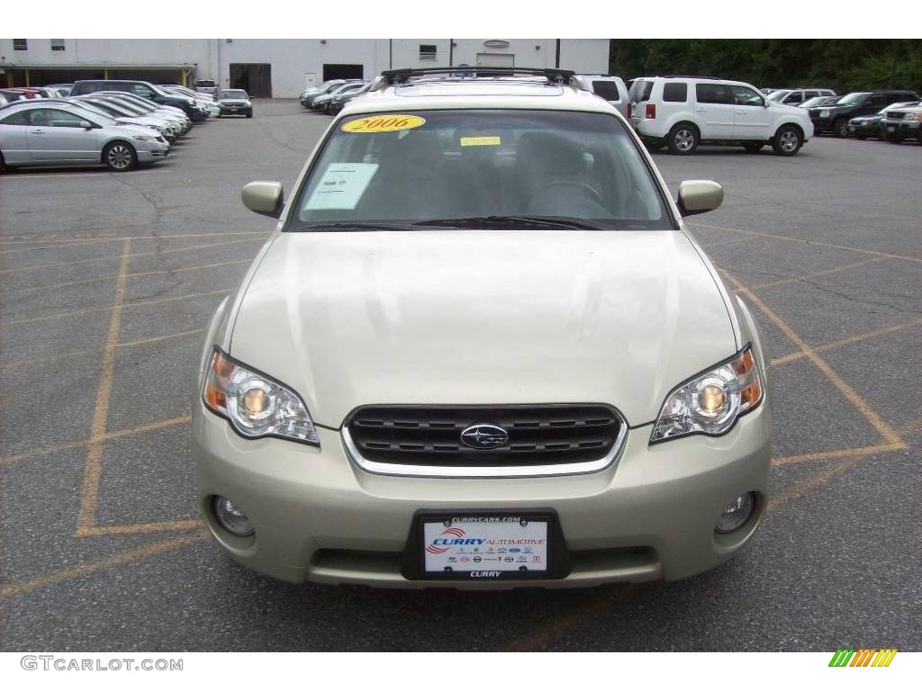 2006 Outback 2.5i Limited Wagon - Champagne Gold Opalescent / Taupe photo #3