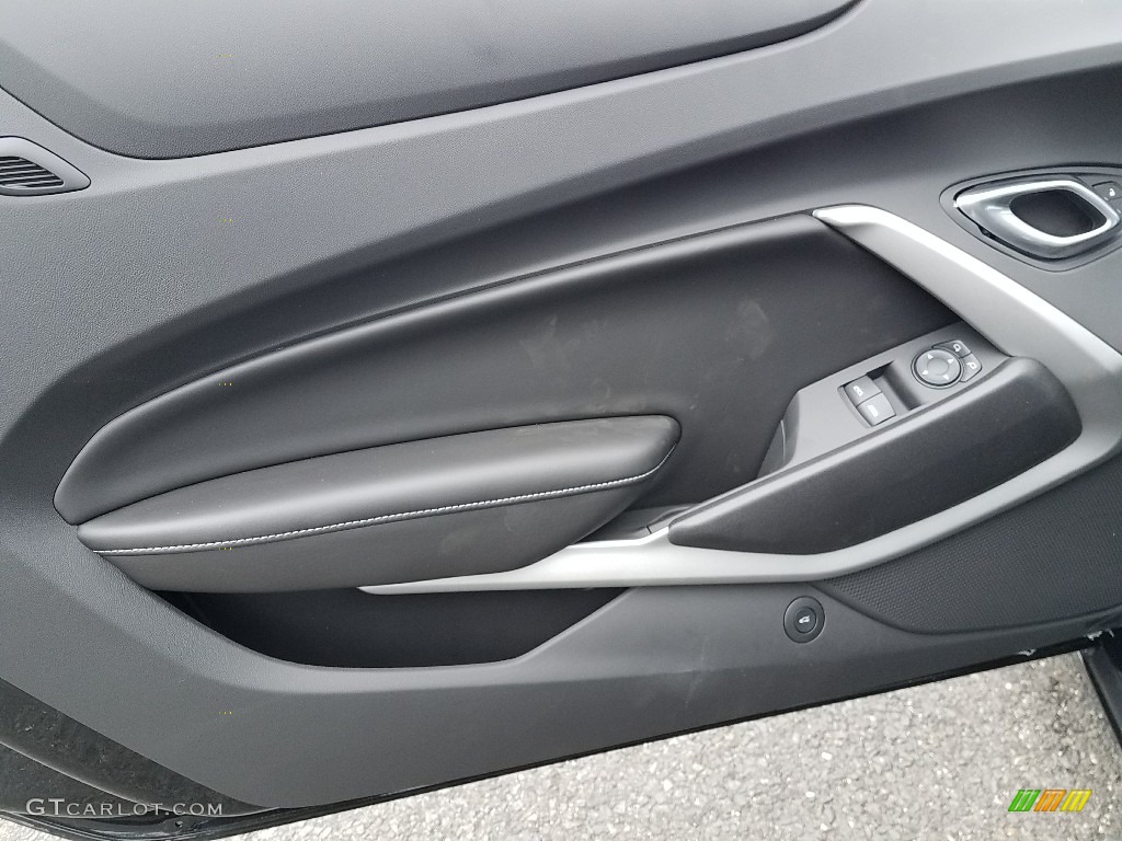 2018 Chevrolet Camaro LT Coupe Jet Black Door Panel Photo #124915918