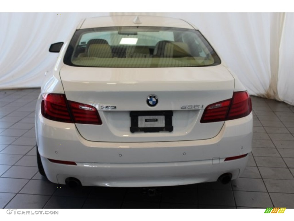 2013 5 Series 535i xDrive Sedan - Alpine White / Venetian Beige photo #7