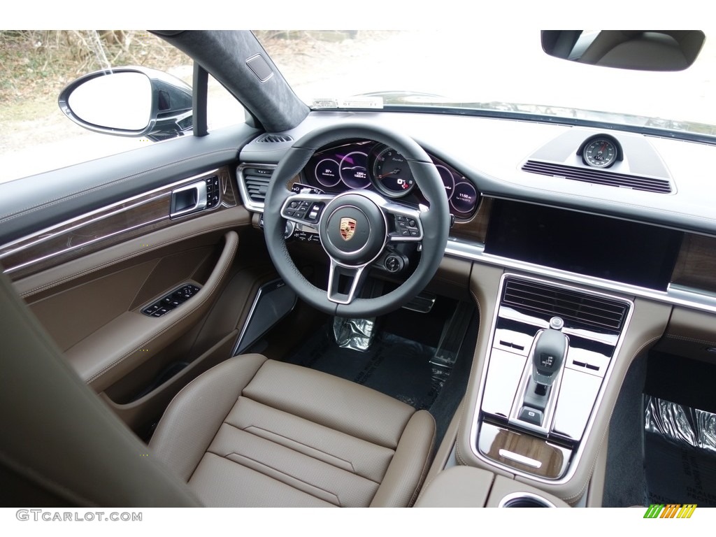 2018 Porsche Panamera Turbo Black/Saddle Brown Dashboard Photo #124924283