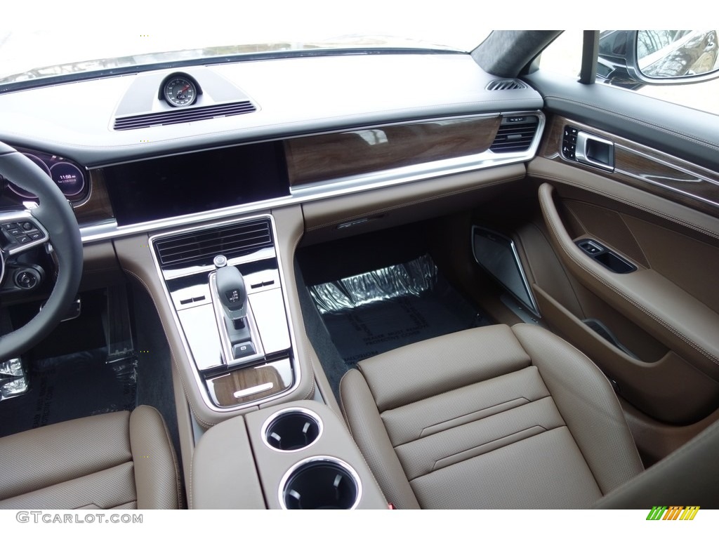 2018 Porsche Panamera Turbo Black/Saddle Brown Dashboard Photo #124924334