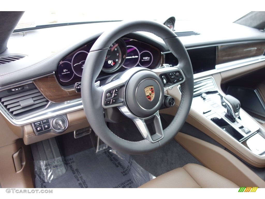 2018 Porsche Panamera Turbo Black/Saddle Brown Steering Wheel Photo #124924490