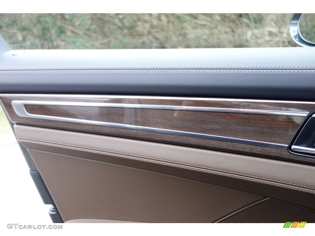 2018 Porsche Panamera Turbo Black/Saddle Brown Door Panel Photo #124924538