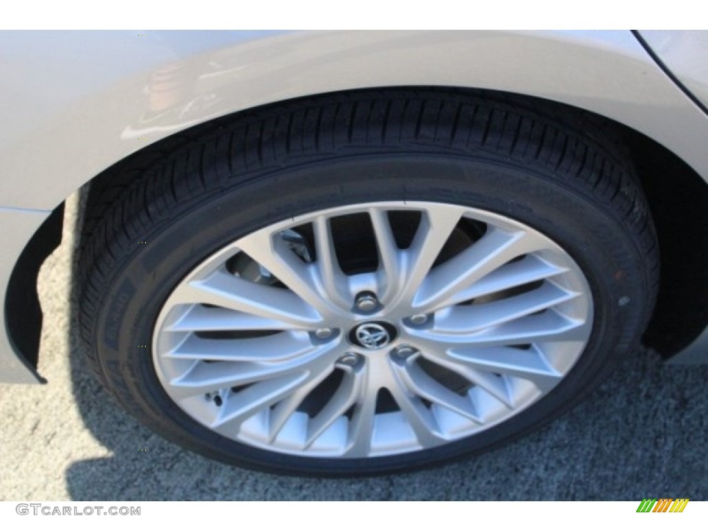 2018 Camry XLE V6 - Celestial Silver Metallic / Ash photo #9