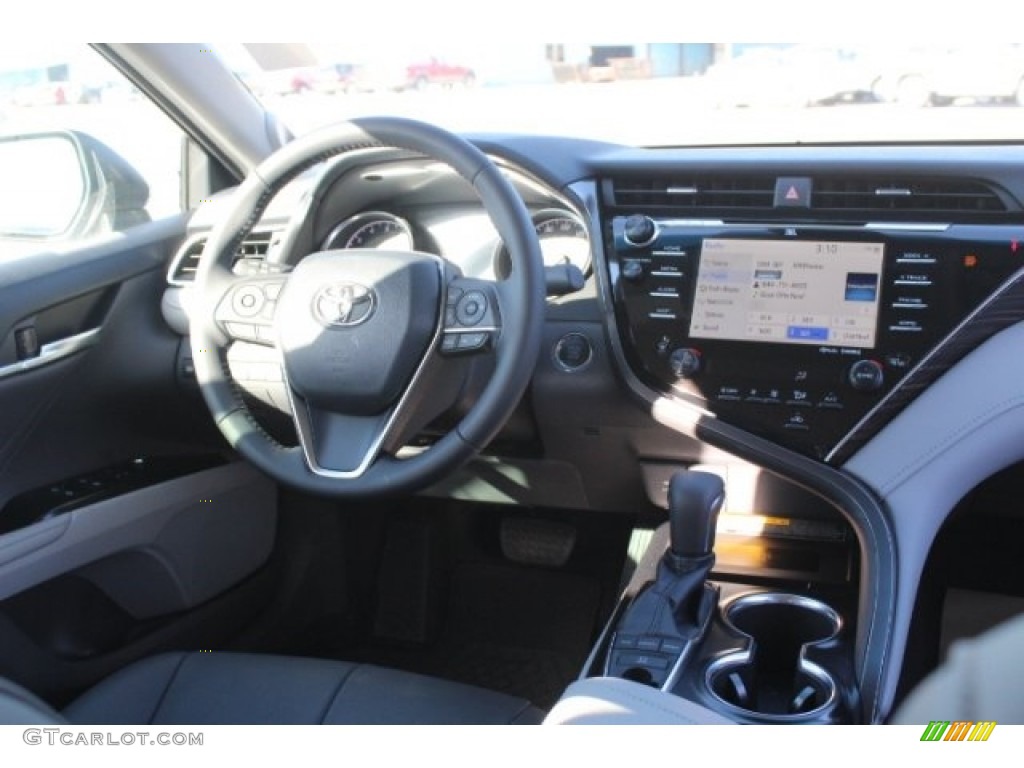 2018 Camry XLE V6 - Celestial Silver Metallic / Ash photo #23