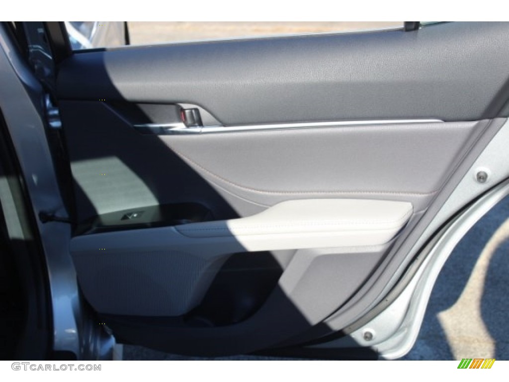 2018 Camry XLE V6 - Celestial Silver Metallic / Ash photo #26