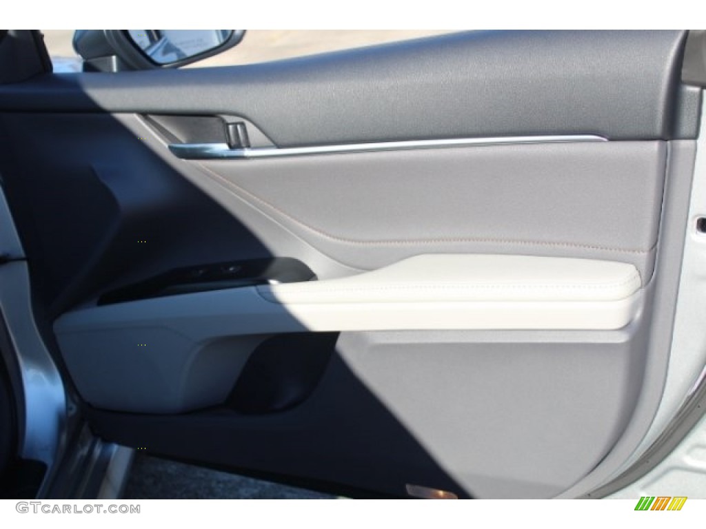 2018 Camry XLE V6 - Celestial Silver Metallic / Ash photo #28