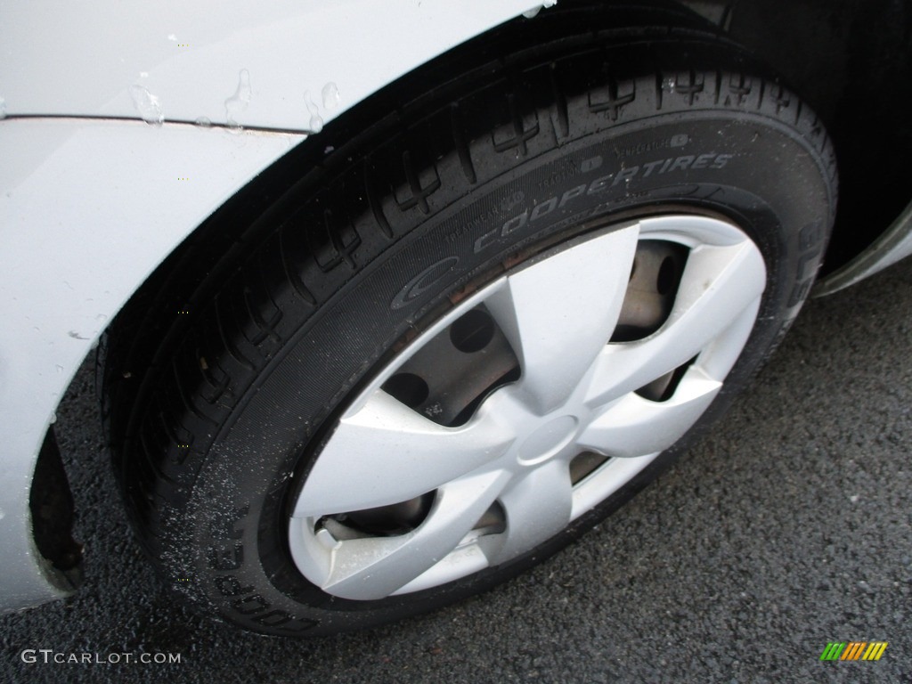 2007 Yaris Sedan - Silver Streak Mica / Dark Charcoal photo #6