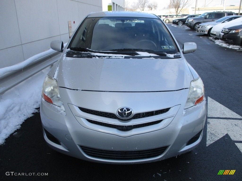 2007 Yaris Sedan - Silver Streak Mica / Dark Charcoal photo #8