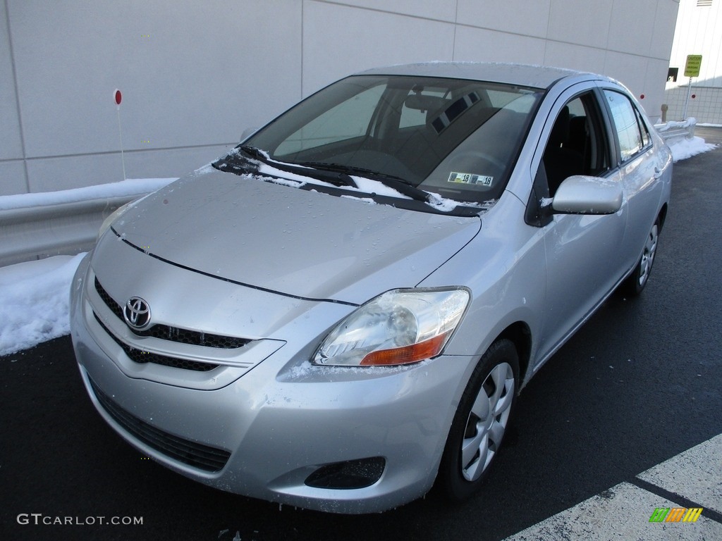 2007 Yaris Sedan - Silver Streak Mica / Dark Charcoal photo #9
