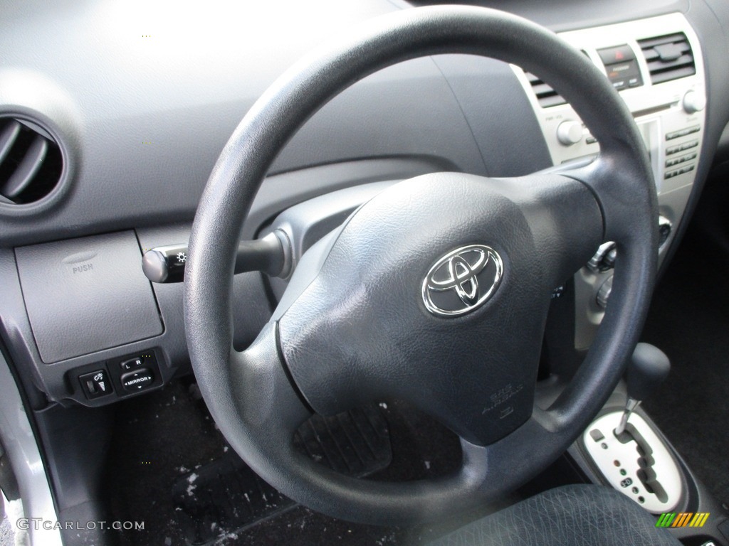 2007 Yaris Sedan - Silver Streak Mica / Dark Charcoal photo #13