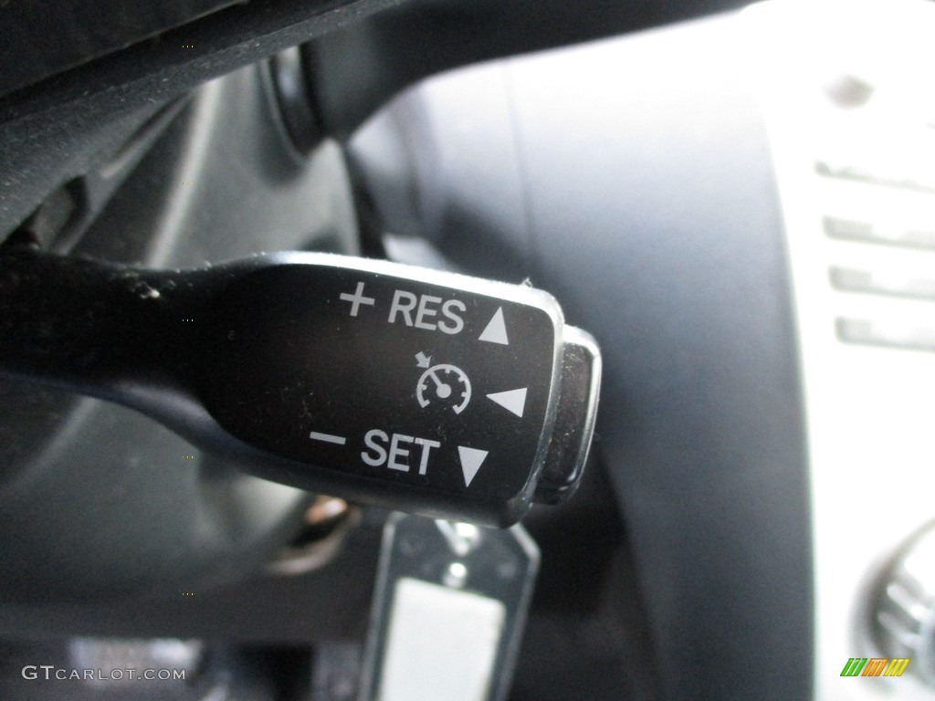 2007 Yaris Sedan - Silver Streak Mica / Dark Charcoal photo #16