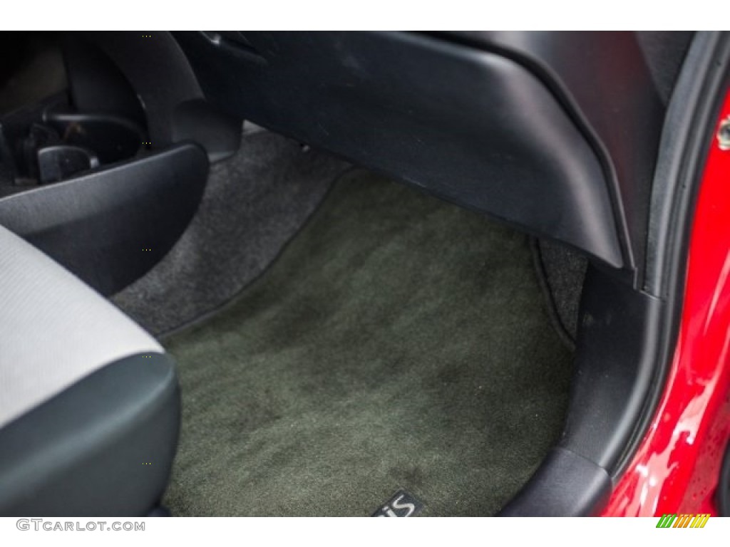 2014 Yaris LE 5 Door - Absolutely Red / Ash photo #16