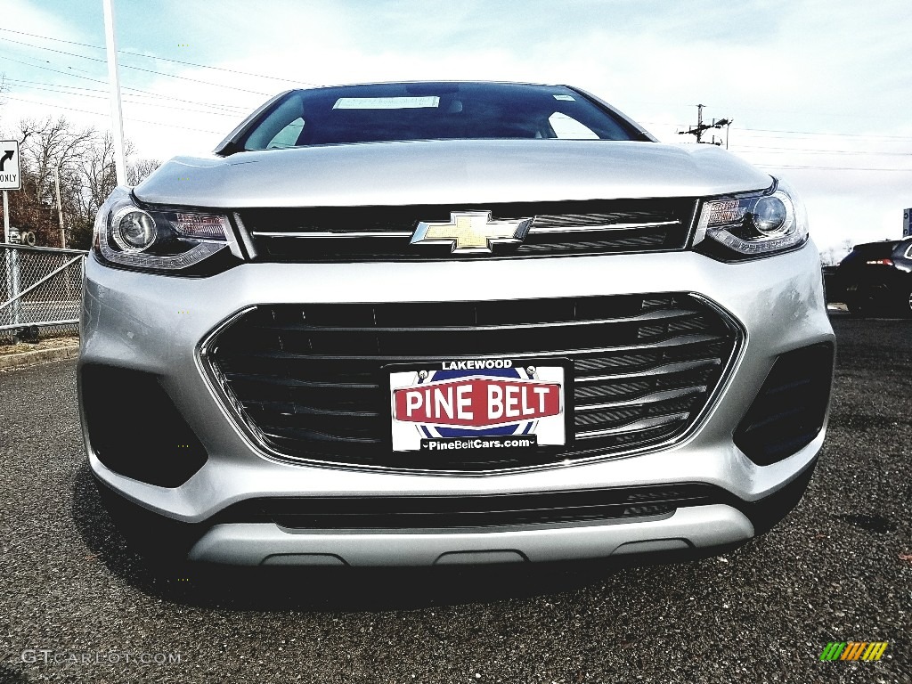 2018 Trax LT AWD - Silver Ice Metallic / Jet Black photo #2