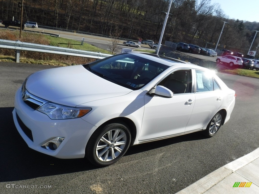 2014 Camry XLE V6 - Super White / Ivory photo #6