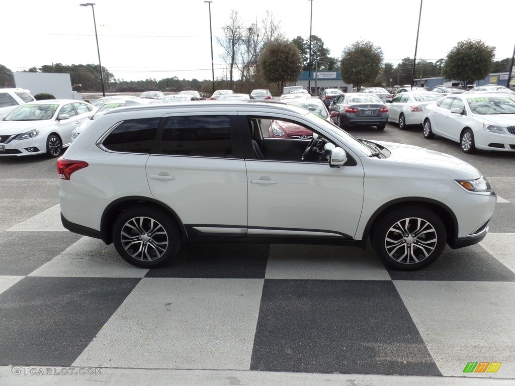 Diamond White Pearl 2017 Mitsubishi Outlander SEL Exterior Photo #124950395