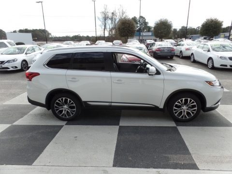 2017 Mitsubishi Outlander SEL Data, Info and Specs
