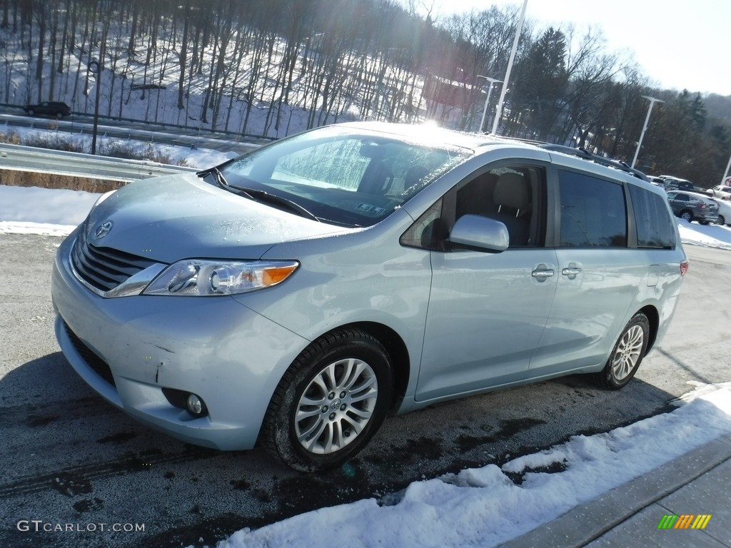 2015 Sienna XLE - Sky Blue Pearl / Ash photo #6