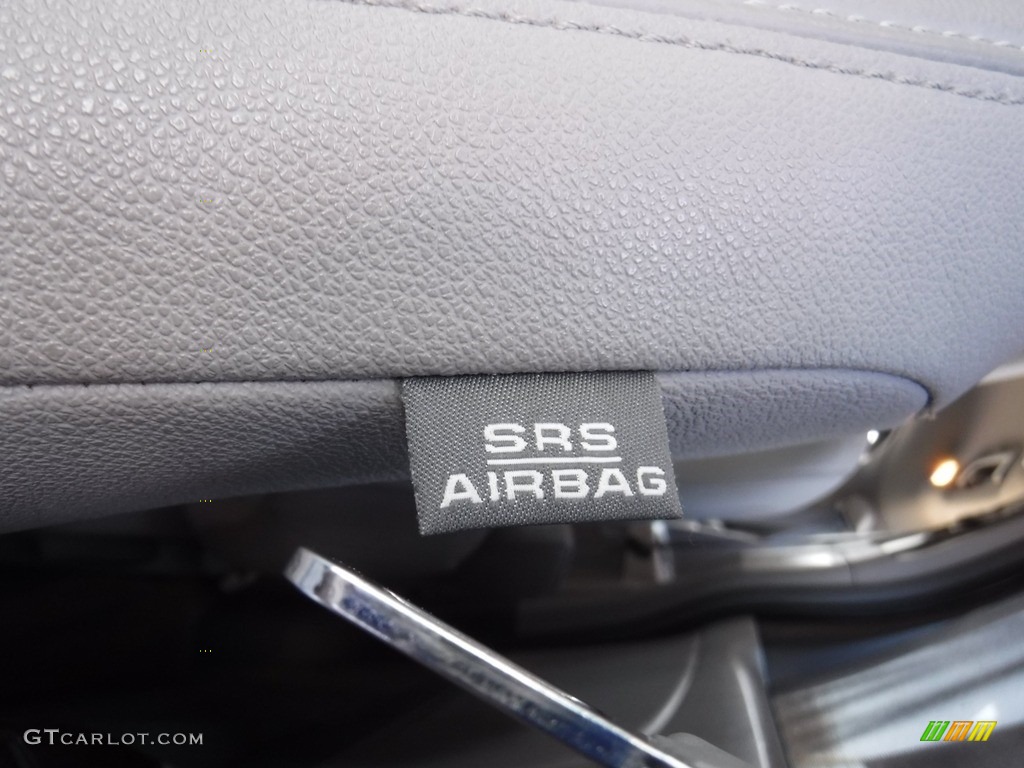 2015 Sienna XLE - Sky Blue Pearl / Ash photo #17