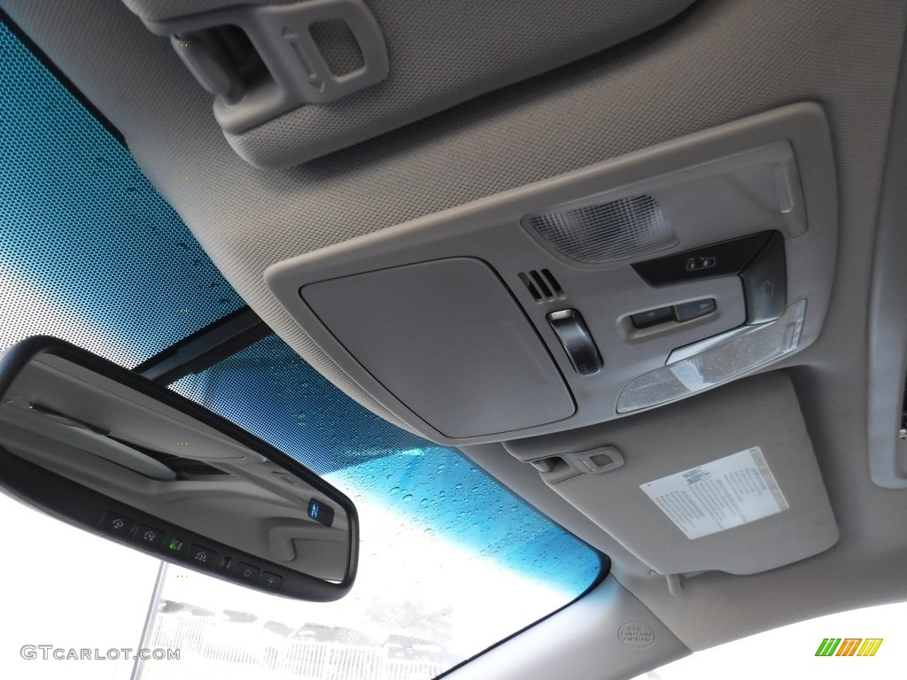 2015 Sienna XLE - Sky Blue Pearl / Ash photo #22