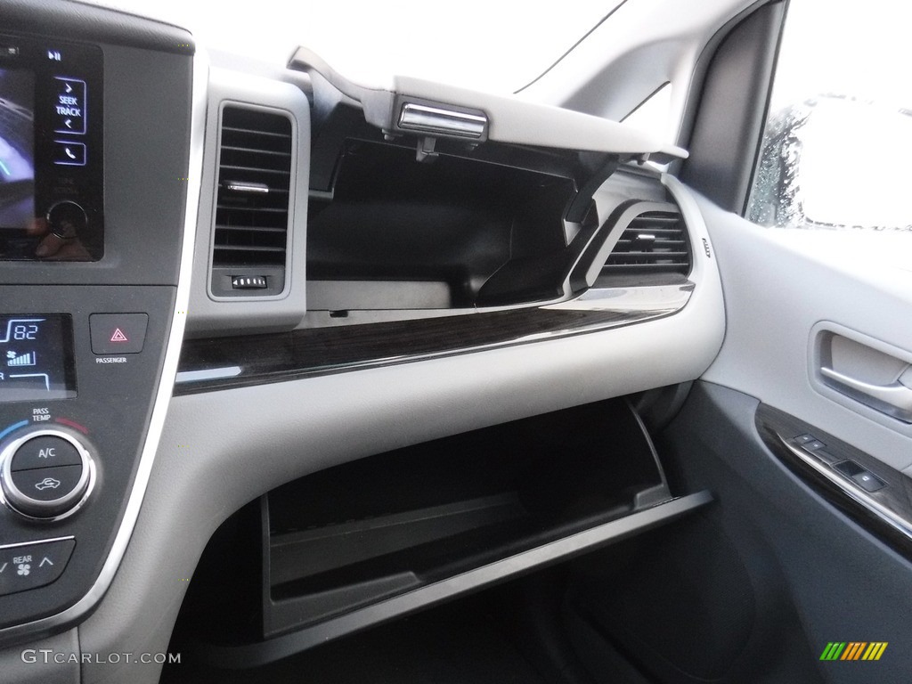 2015 Sienna XLE - Sky Blue Pearl / Ash photo #23