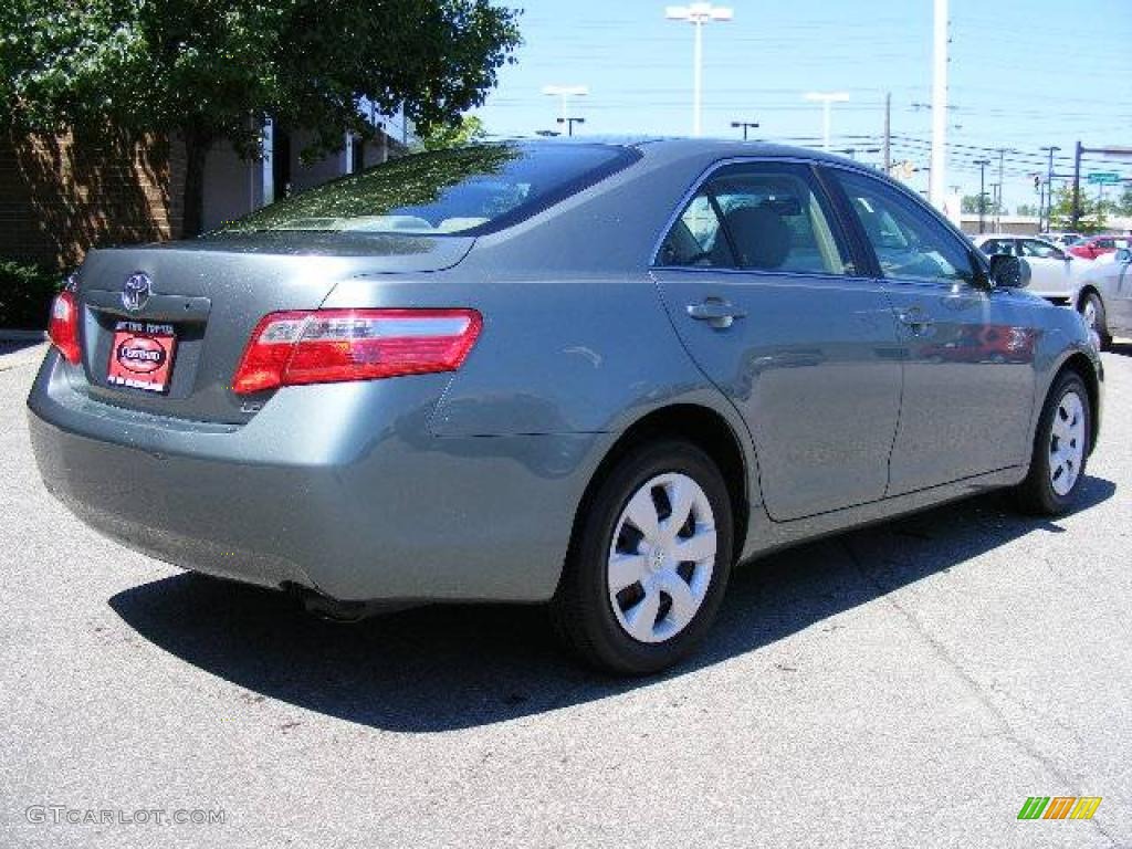 2007 Camry LE - Aloe Green Metallic / Bisque photo #3