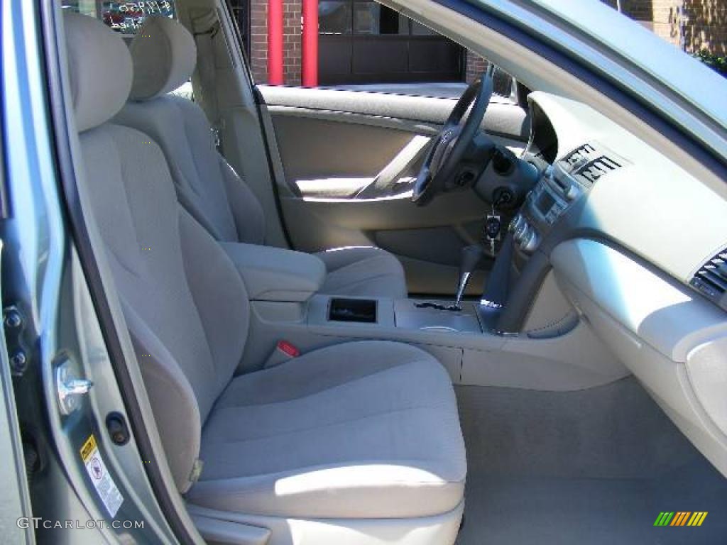 2007 Camry LE - Aloe Green Metallic / Bisque photo #13