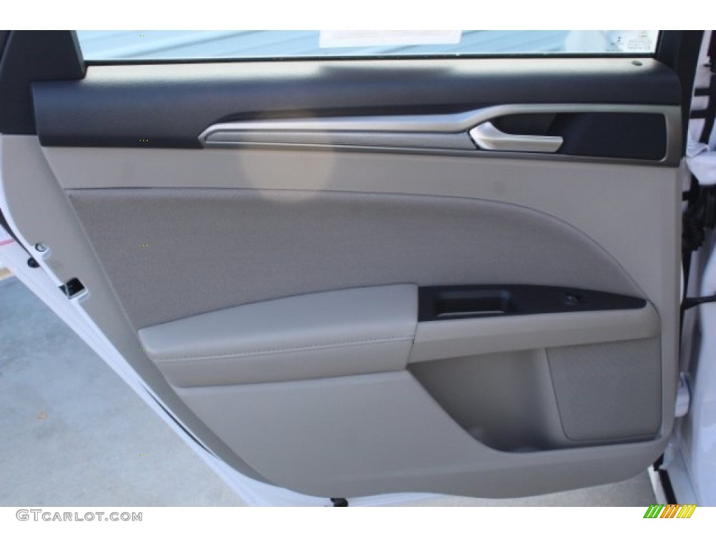 2018 Fusion Hybrid SE - White Platinum / Medium Light Stone photo #23