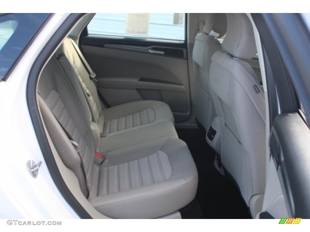 2018 Fusion Hybrid SE - White Platinum / Medium Light Stone photo #29