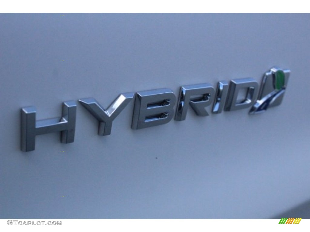2018 Fusion Hybrid SE - White Platinum / Medium Light Stone photo #35