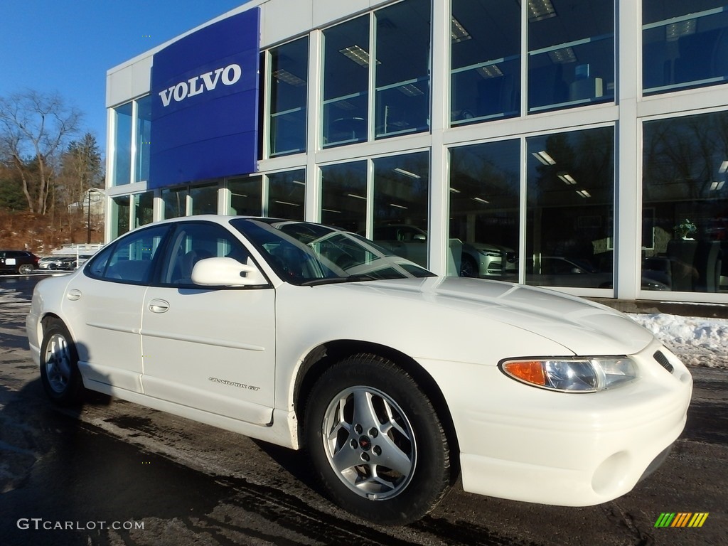 2002 Grand Prix GT Sedan - Ivory White / Graphite photo #1