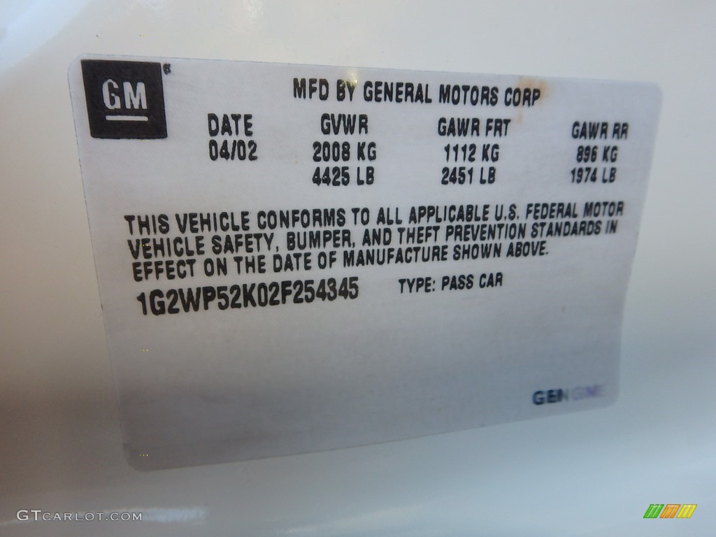 2002 Grand Prix GT Sedan - Ivory White / Graphite photo #24